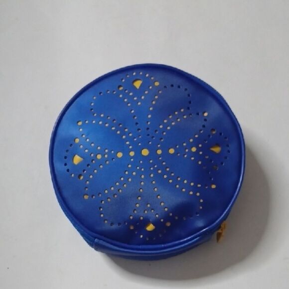 Clinique Blue Cosmetic Bag - Picture 1 of 6